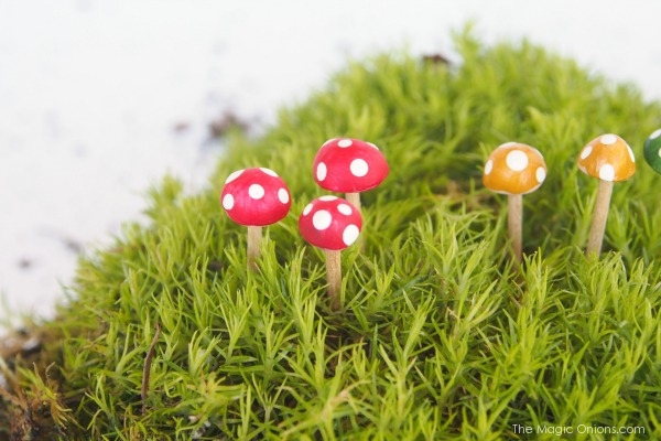 Tutorial : Clay Toadstools for your Fairy Garden : www.theMagicOnions.com