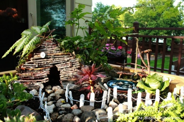 Make a magical Fairy Garden :: www.theMagicOnions.com