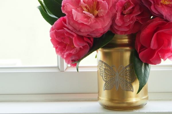 photo of a diy gold spray painted mason jar vase craft