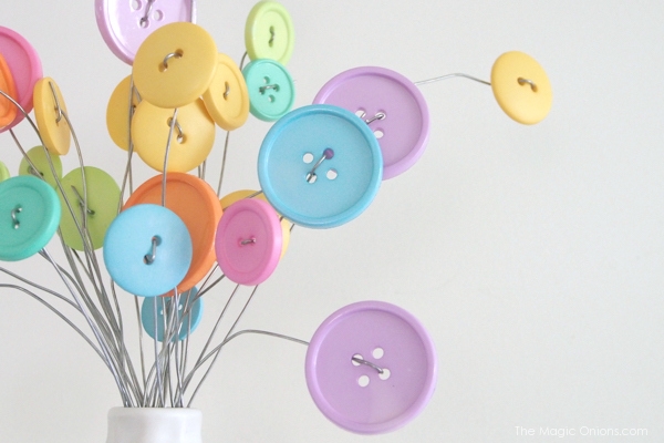How to make button flowers photo