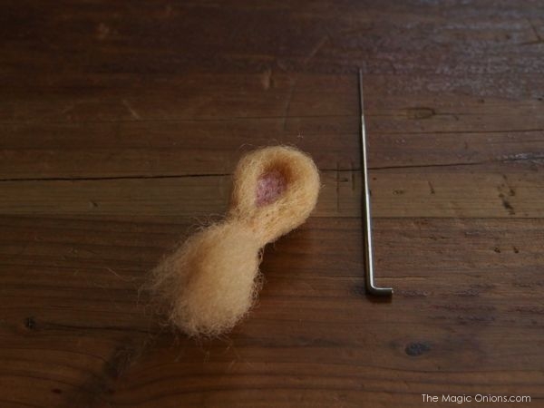 Needle Felted Bunny Tutorial : www.theMagicOnions.com