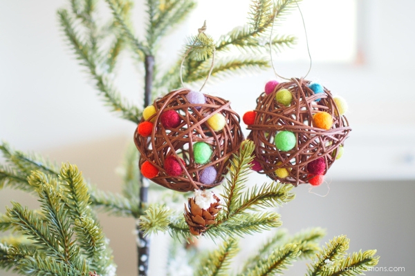 Felt Gumdrop Christmas Ornaments :: DIY Tutorials :: www.theMagicOnions.com