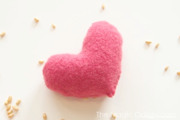 How To Make Cashmere Heart Hand Warmers Tutorial : www.theMagicOnions.com