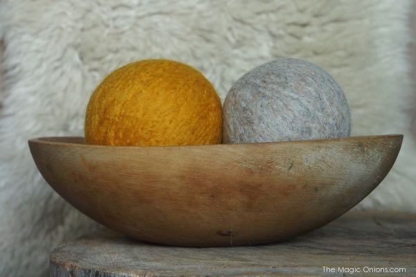 Tutorial : Wool Dryer Balls : www.theMagicOnions.com