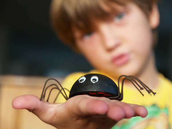 Make a Cute Wooden Spider for Halloween : www.theMagicOnions.com