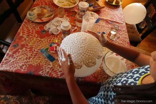 Make a crocheted lace bowl : The Magic Onions : www.theMagicOnions.com