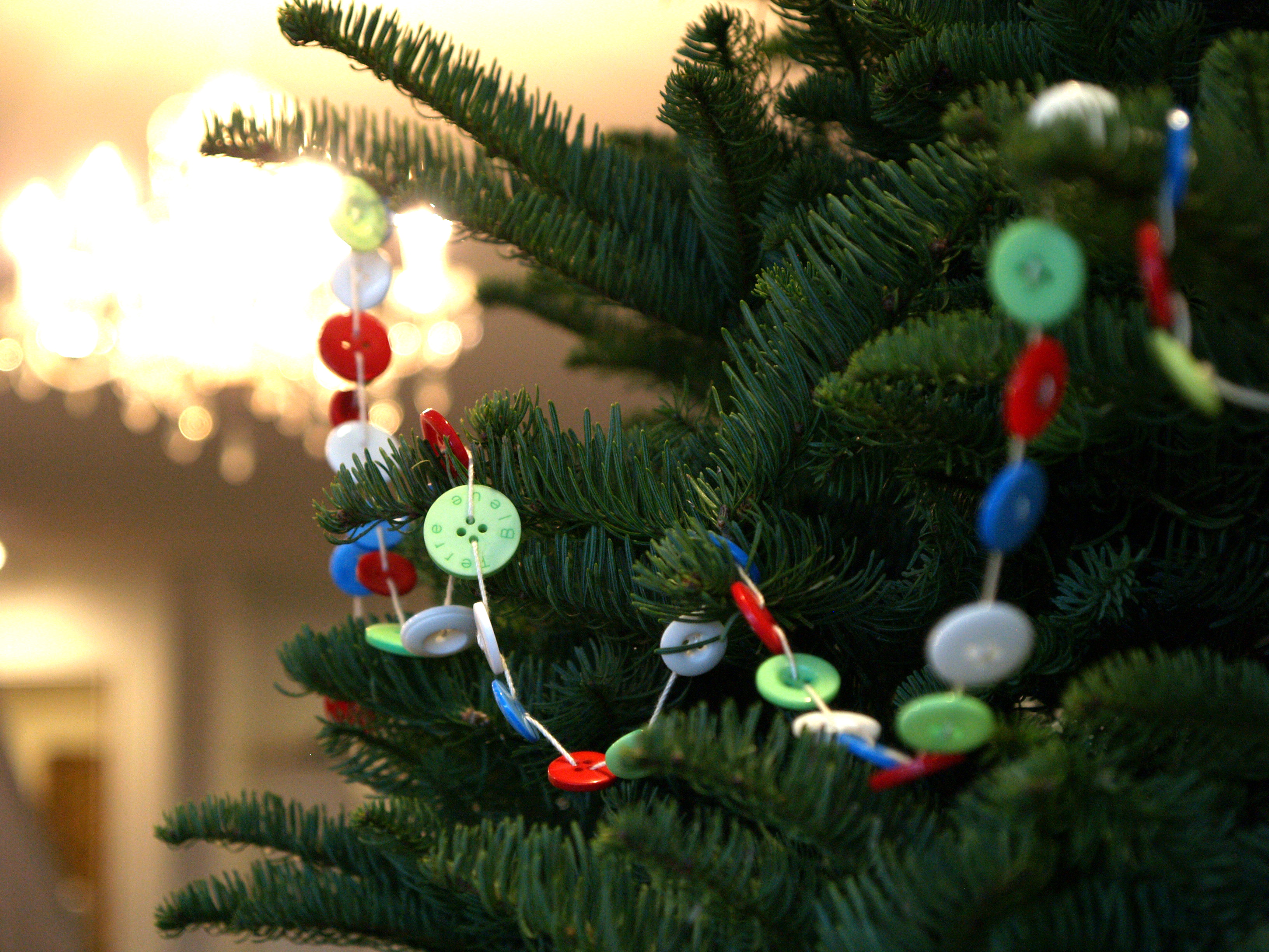 Make a Button Garland for your Christmas Tree - The Magic Onions