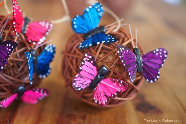 DIY Butterfly Christmas Tree Ornament : www.theMagicOnions.com