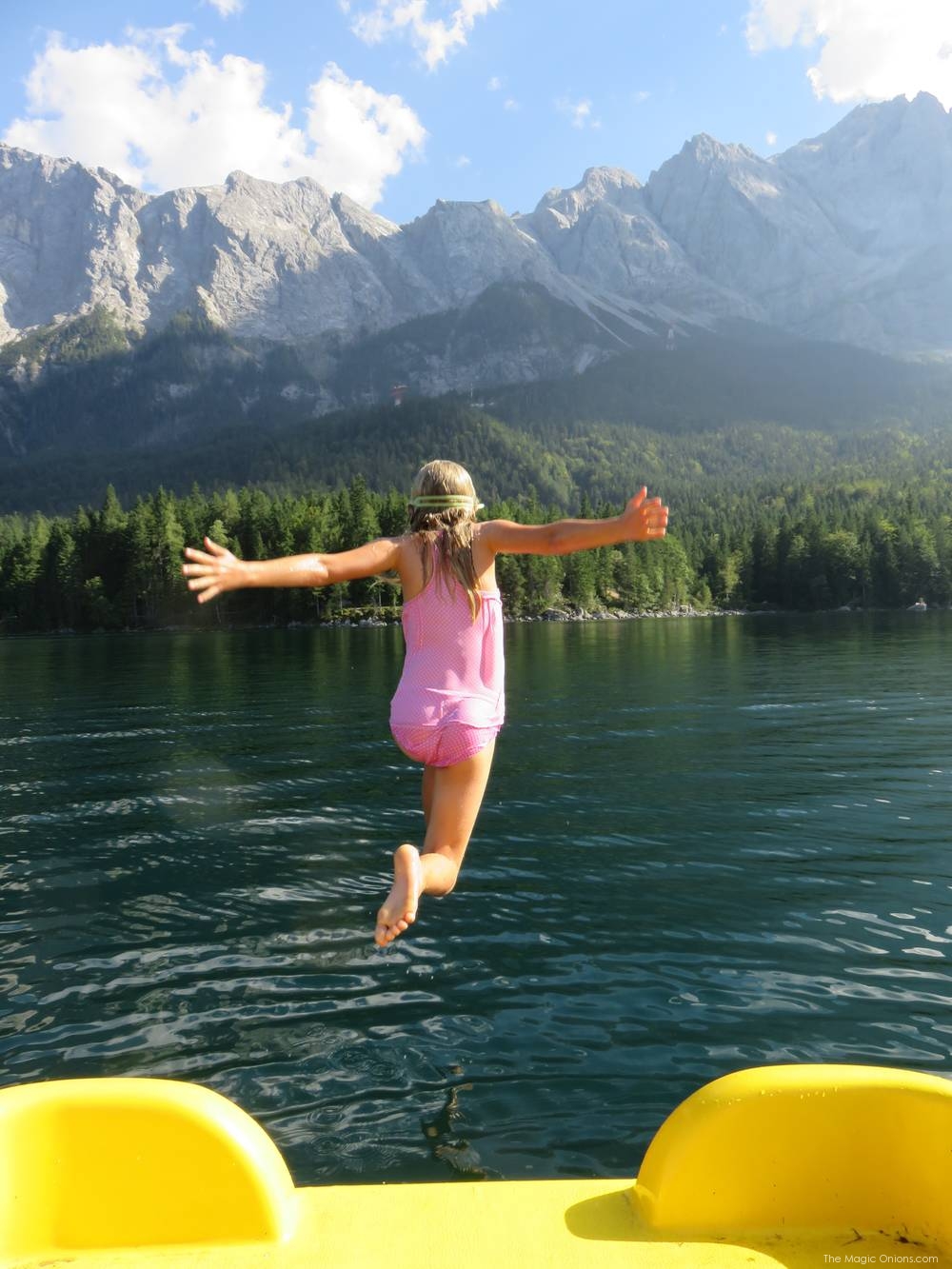 rsz_jumping_into_eibsee