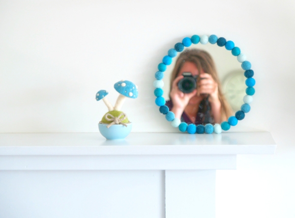 Tutorial : Felted Ball Mirror : The Magic Onions : www.theMagicOnions.com