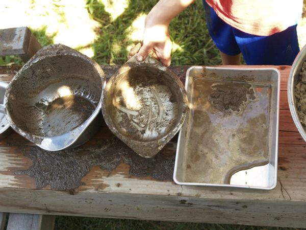 Make a Mud Kitchen : Autumn Fun for Kids : www.theMagicOnions.com