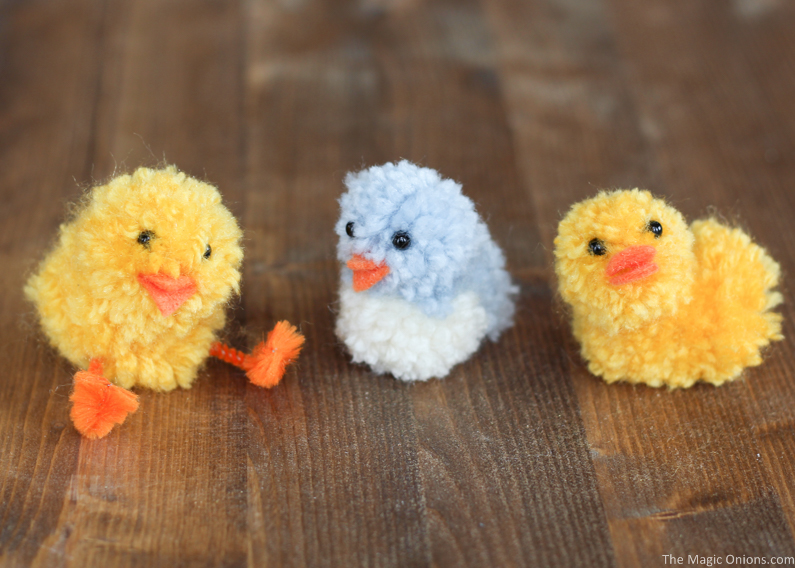 DIY Pom Pom Blue Birds for Simple Spring and Easter Crafting :: www.theMagicOnions.com