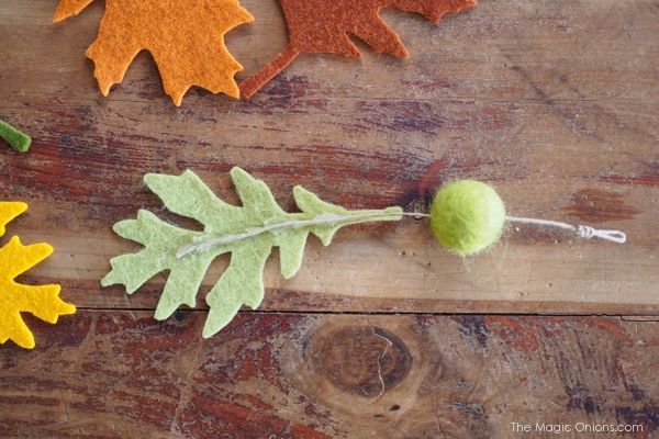 DIY Felt Leaf Ornaments for Thanksgiving Tutorial : www.theMagicOnions.com