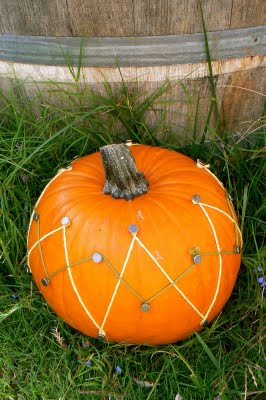 yarn decorated Halloween Pumpkin