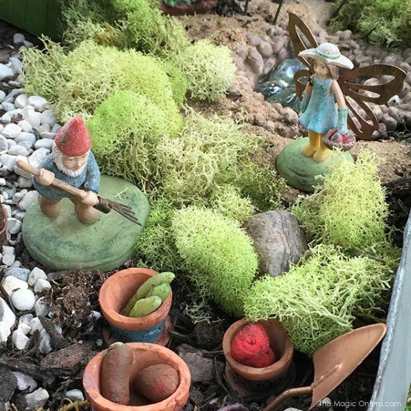 photo of a magical fairy garden from www.FairyGardens.com